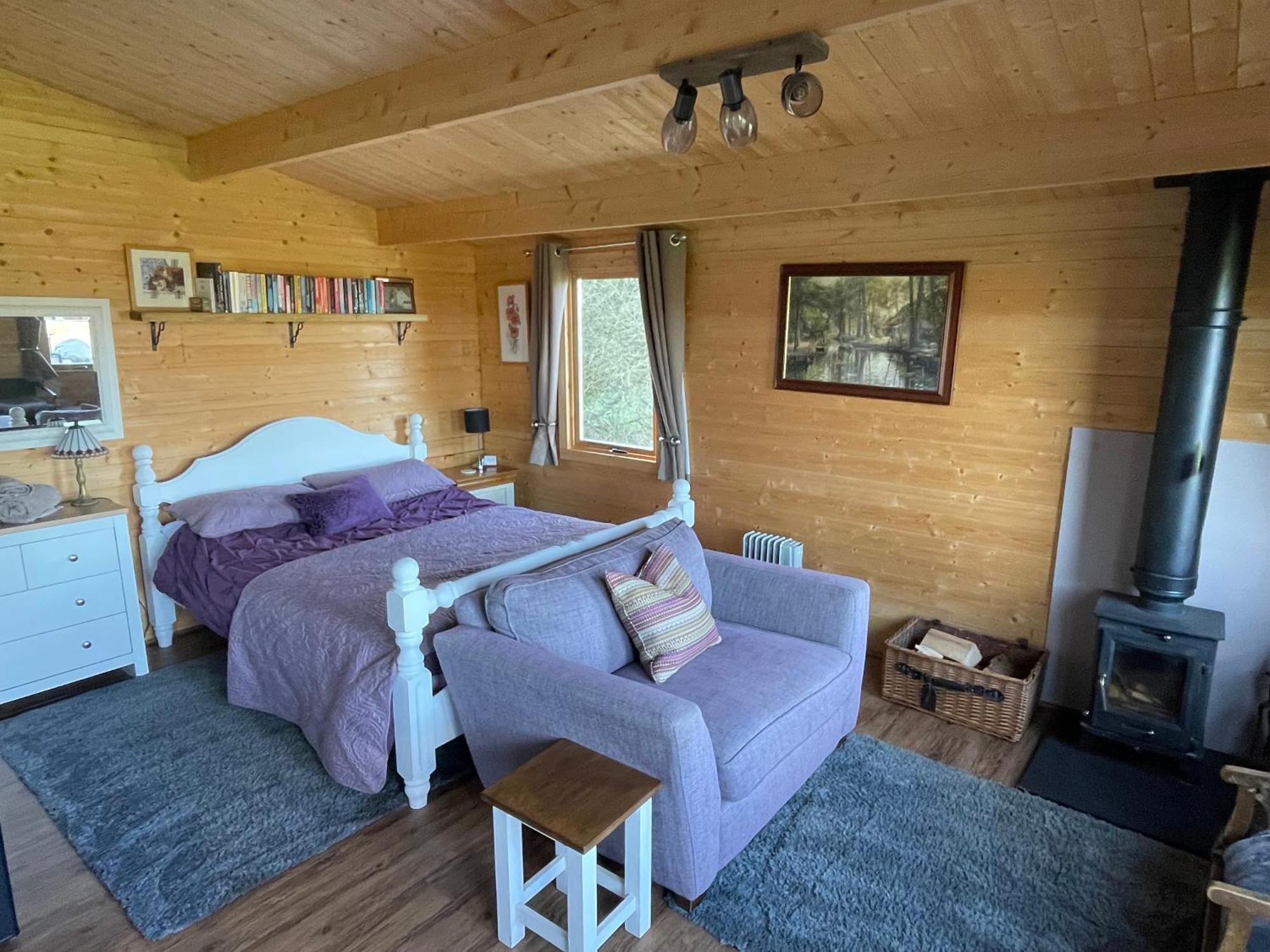 Cosy Cabin In Annie'S Meadow West Meon Exteriör bild