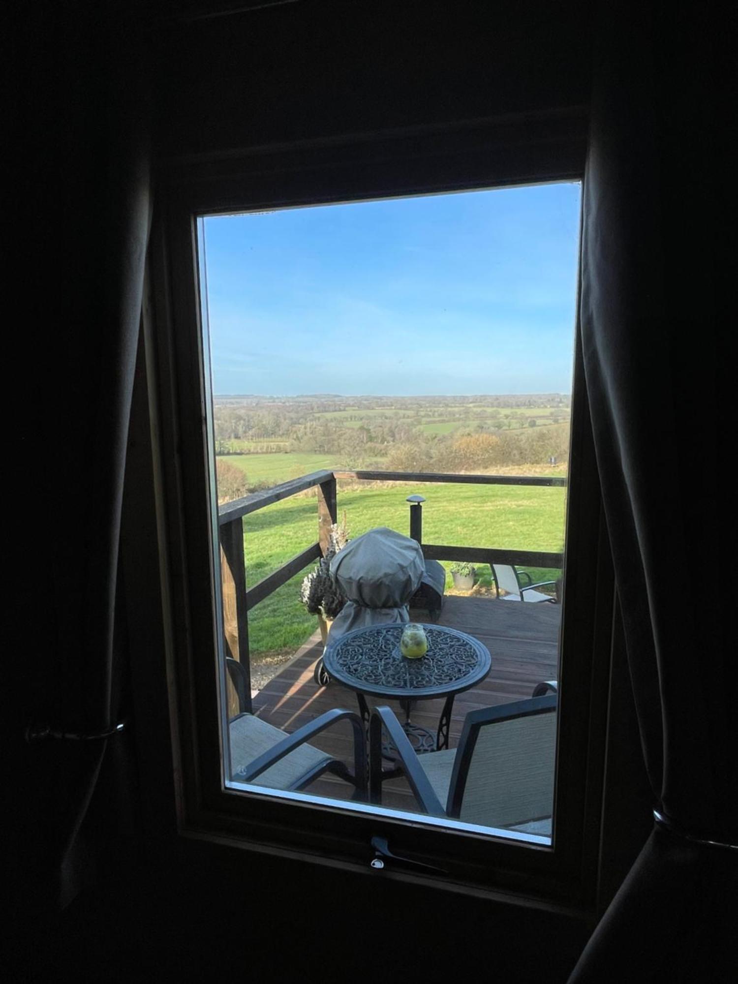 Cosy Cabin In Annie'S Meadow West Meon Exteriör bild