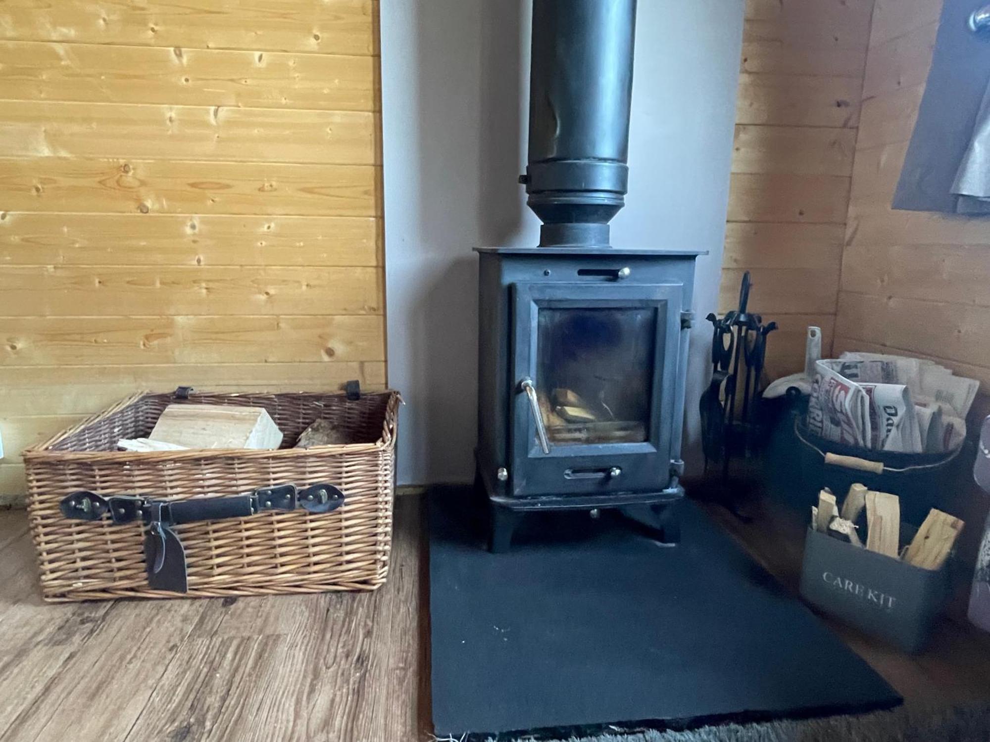 Cosy Cabin In Annie'S Meadow West Meon Exteriör bild