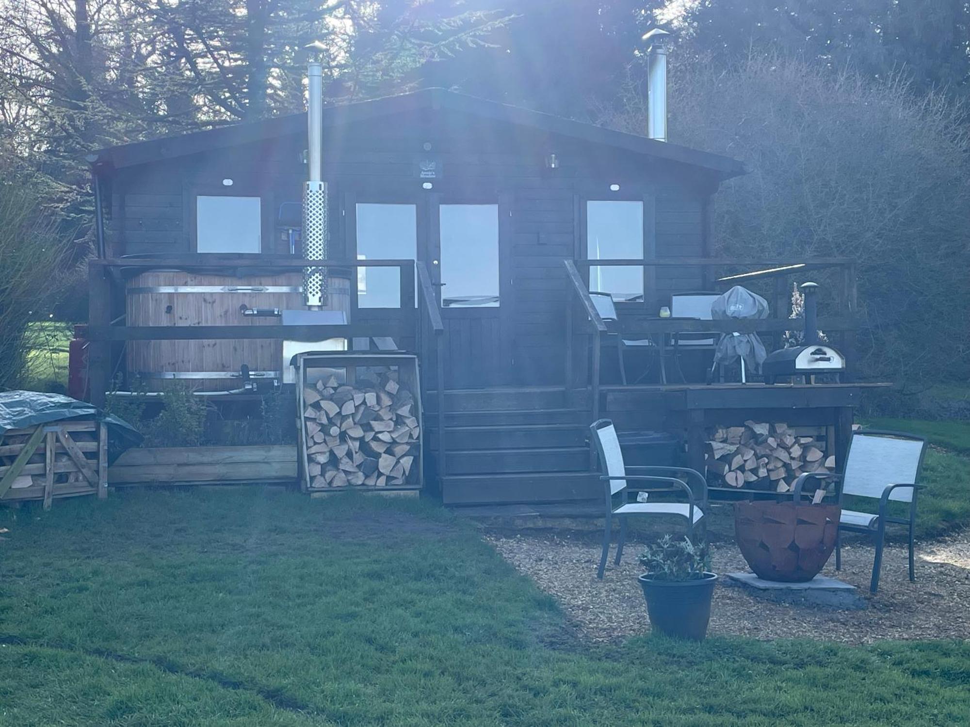 Cosy Cabin In Annie'S Meadow West Meon Exteriör bild