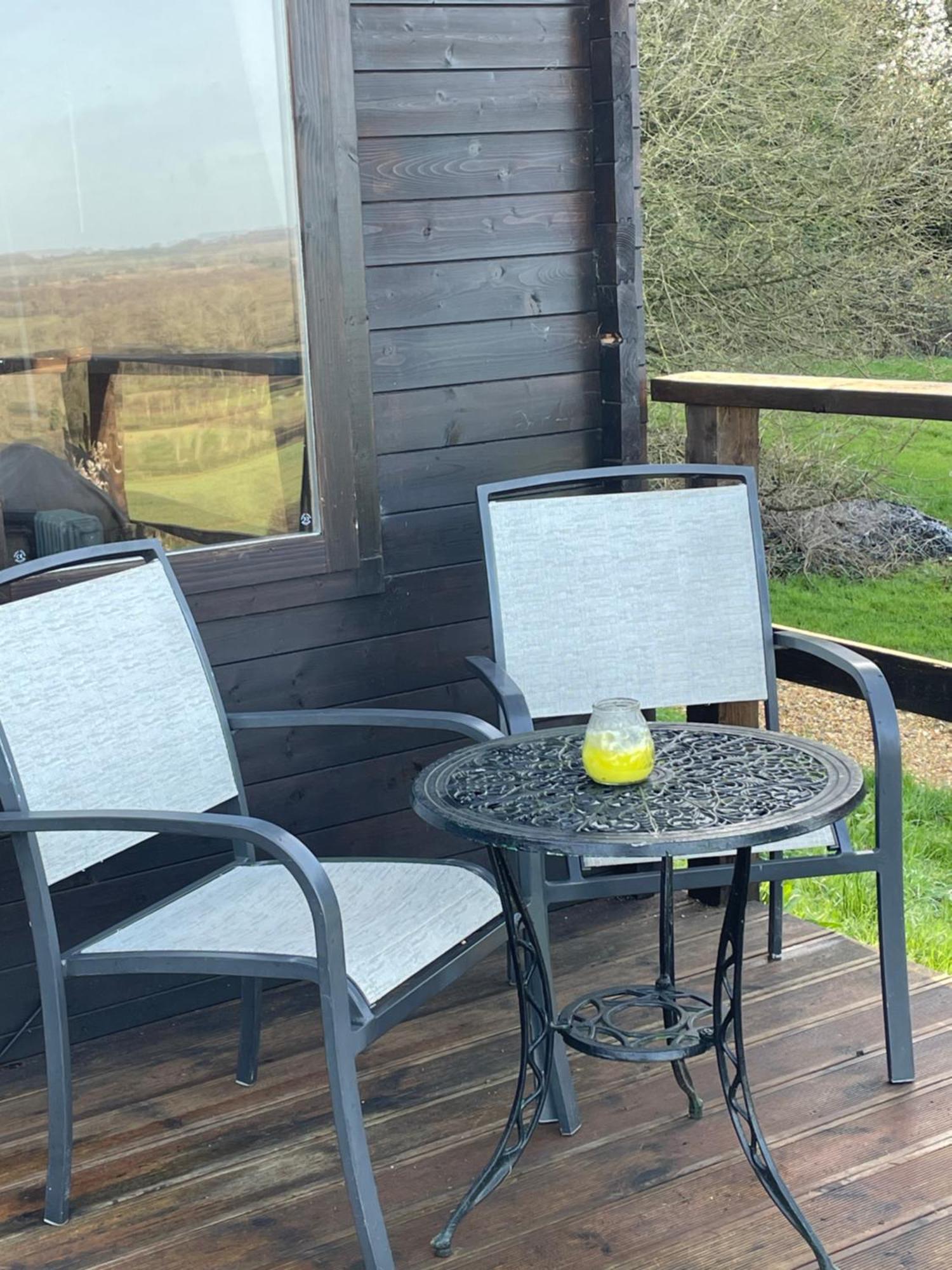 Cosy Cabin In Annie'S Meadow West Meon Exteriör bild